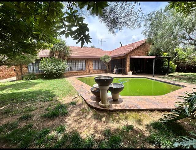 4 BEDROOM HOUSE FOR SALE IN SELCOURT